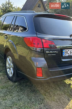 Універсал Subaru Outback 2010 в Львові