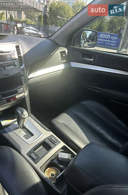 Универсал Subaru Outback 2010 в 