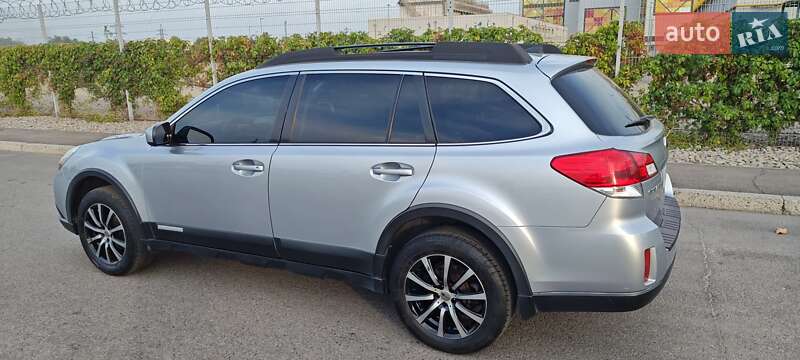 Subaru Outback 2012