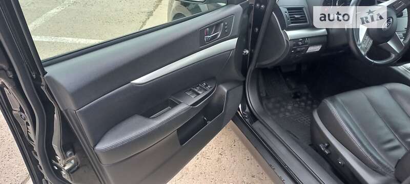 Універсал Subaru Outback 2011 в Южноукраїнську