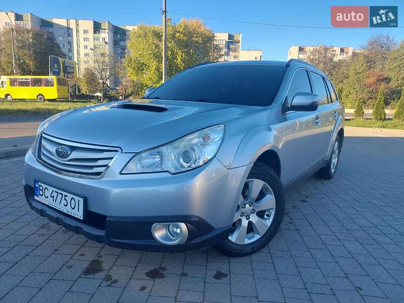 Subaru Outback 2011