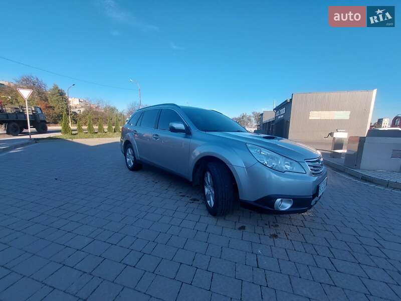 Универсал Subaru Outback 2011 в Дрогобыче