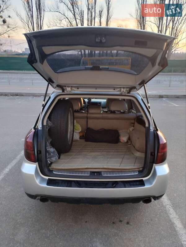 Универсал Subaru Outback 2005 в Киеве