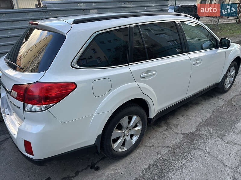 Універсал Subaru Outback 2011 в Полтаві