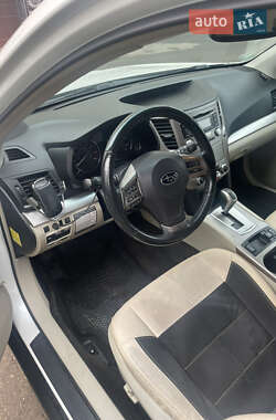 Универсал Subaru Outback 2012 в 