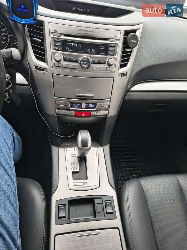 Универсал Subaru Outback 2011 в Киеве