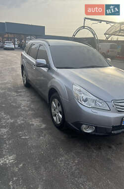 Универсал Subaru Outback 2010 в 