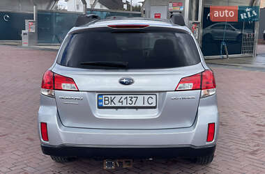 Универсал Subaru Outback 2011 в 