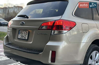 Универсал Subaru Outback 2010 в 