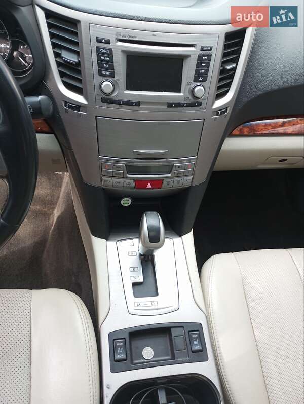 Універсал Subaru Outback 2012 в Дрогобичі