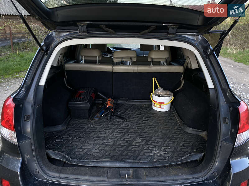 Универсал Subaru Outback 2010 в Калуше