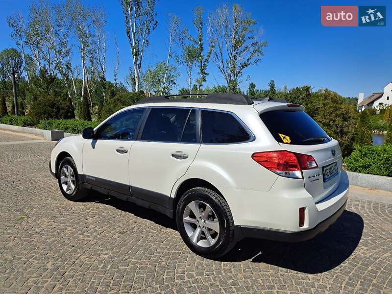Універсал Subaru Outback 2013 в Дніпрі
