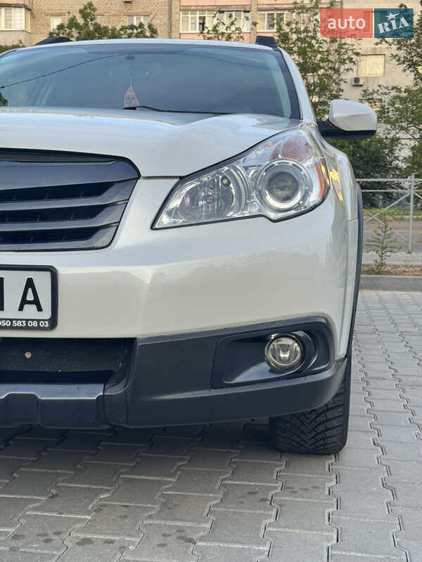 Універсал Subaru Outback 2010 в Миколаєві