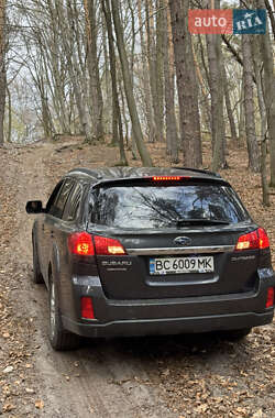 Универсал Subaru Outback 2010 в Львове