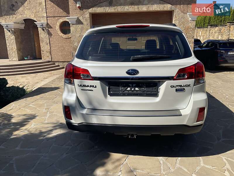 Универсал Subaru Outback 2014 в Ровно