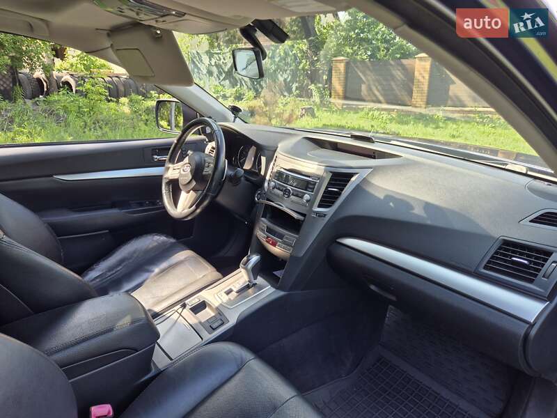 Універсал Subaru Outback 2011 в Черкасах