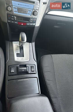 Универсал Subaru Outback 2013 в 