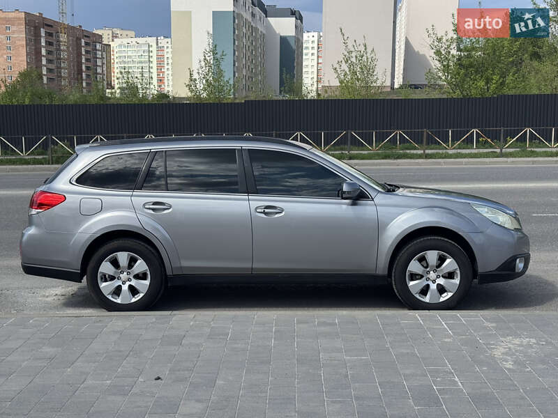 Универсал Subaru Outback 2011 в Хмельницком