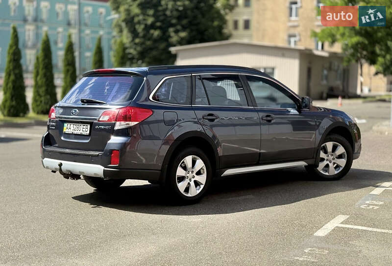 Subaru Outback 2011