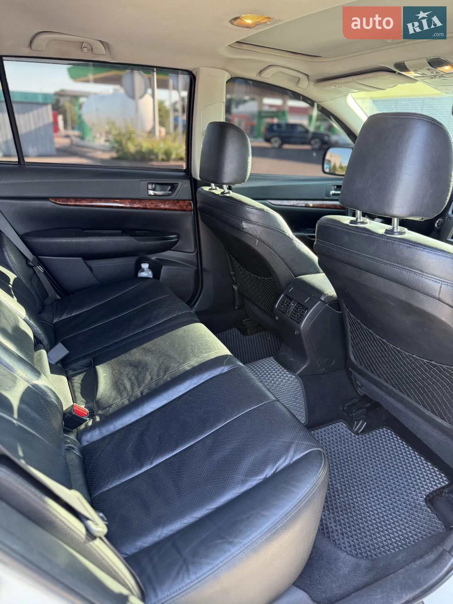 2010 Subaru Outback - мініатюра 31