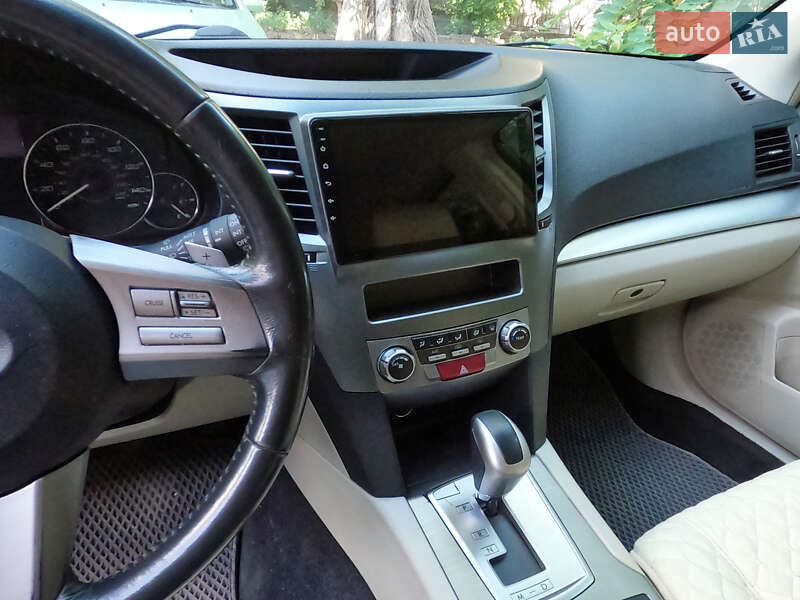 Универсал Subaru Outback 2010 в Одессе