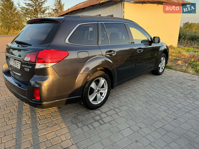 Универсал Subaru Outback 2010 в Ивано-Франковске