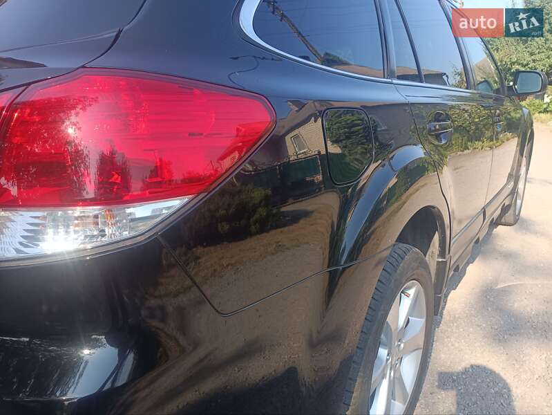 Универсал Subaru Outback 2013 в Каменском