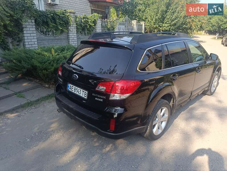 Универсал Subaru Outback 2013 в Каменском