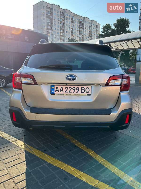 Универсал Subaru Outback 2018 в Киеве