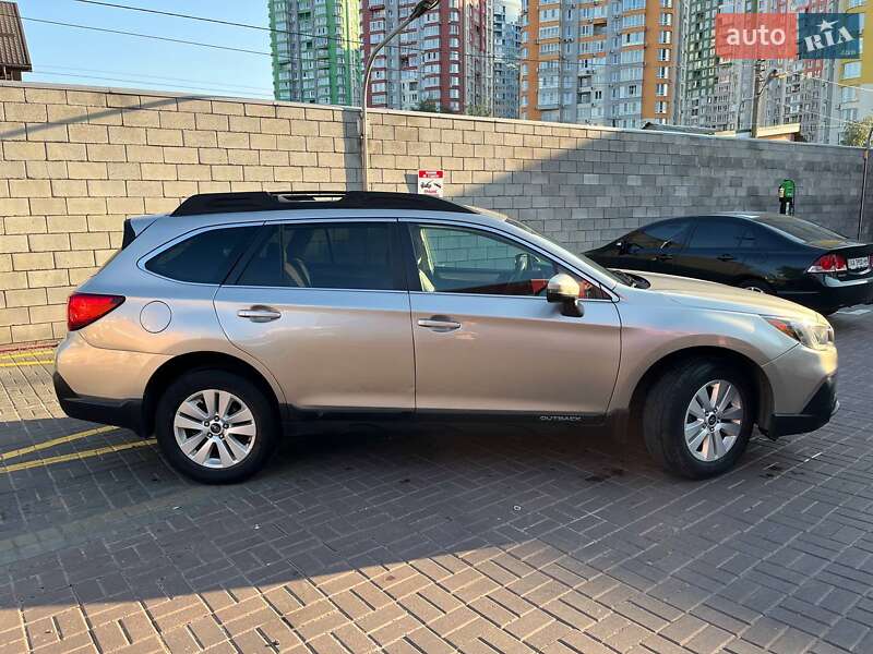 Универсал Subaru Outback 2018 в Киеве