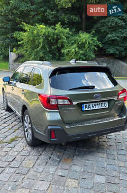 Универсал Subaru Outback 2018 в Киеве