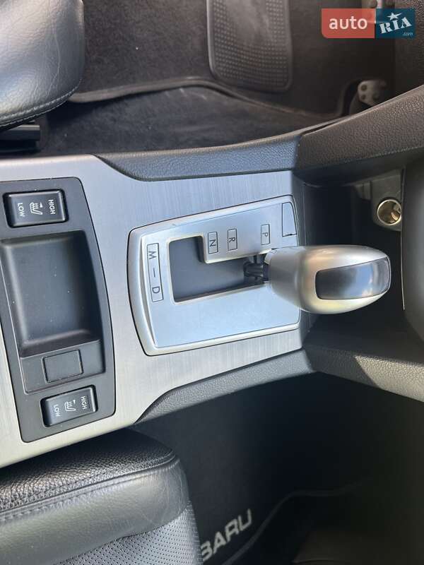 Универсал Subaru Outback 2010 в Киеве