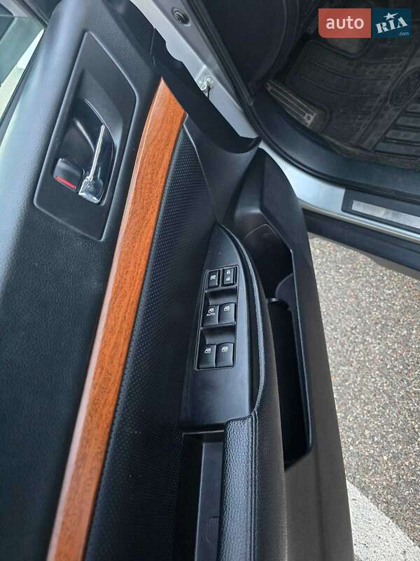 Универсал Subaru Outback 2012 в Киеве