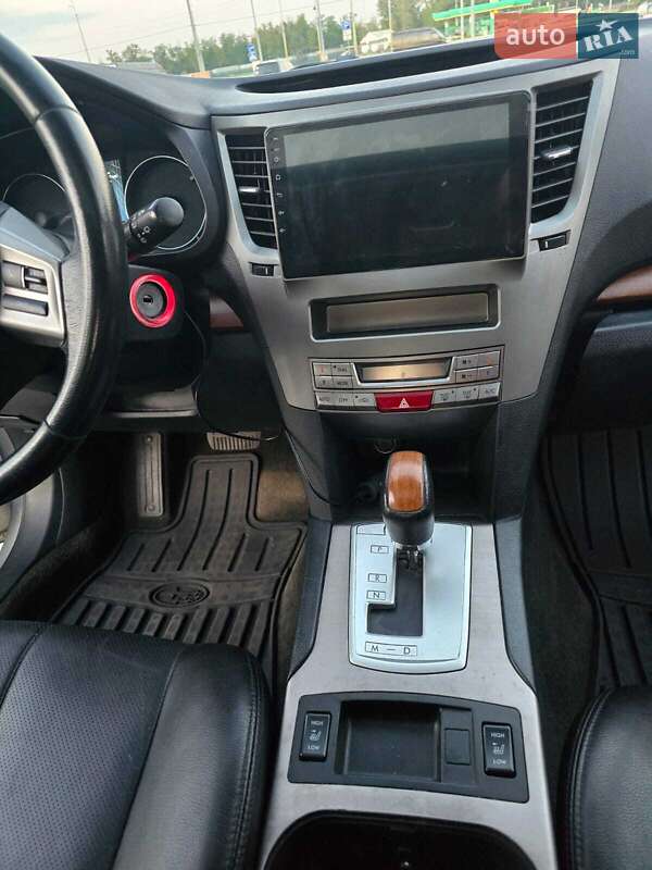 Универсал Subaru Outback 2012 в Киеве