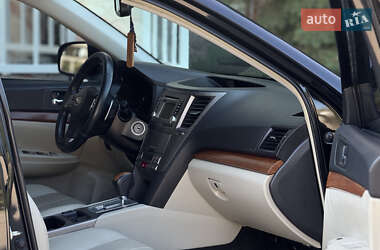 Универсал Subaru Outback 2013 в 