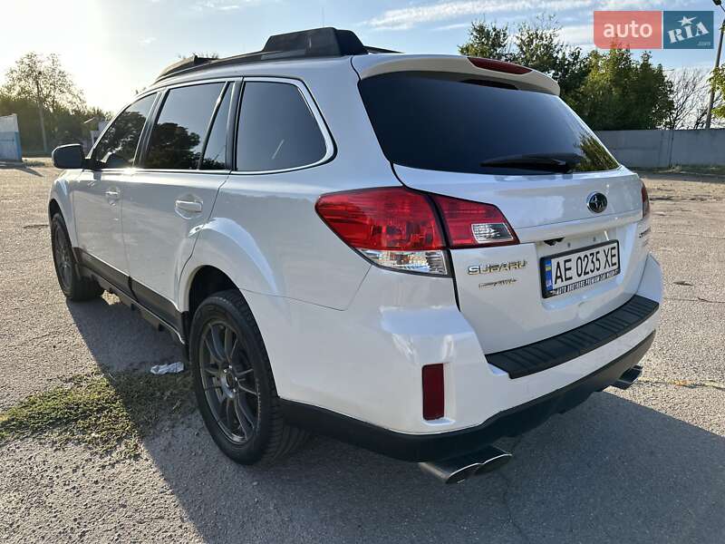 Універсал Subaru Outback 2011 в Дніпрі
