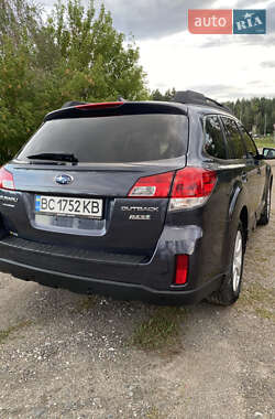 Универсал Subaru Outback 2012 в 