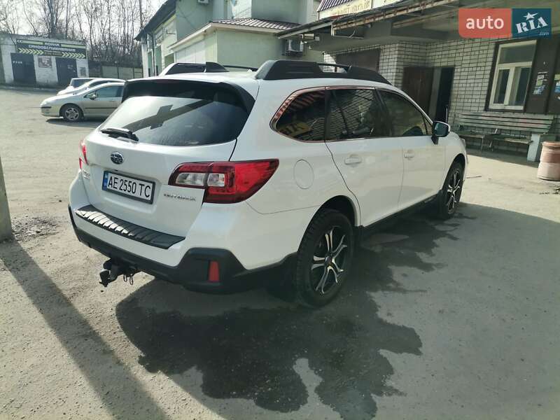Универсал Subaru Outback 2017 в Каменском