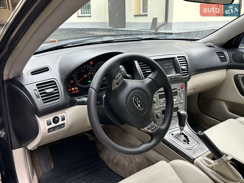 Универсал Subaru Outback 2004 в Киеве