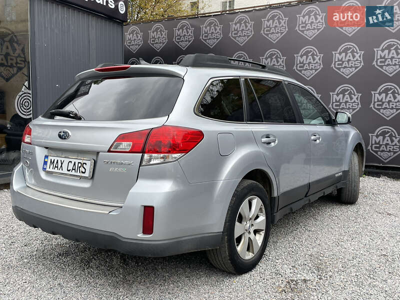 Универсал Subaru Outback 2012 в Киеве