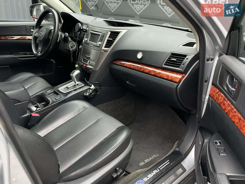Универсал Subaru Outback 2012 в Киеве