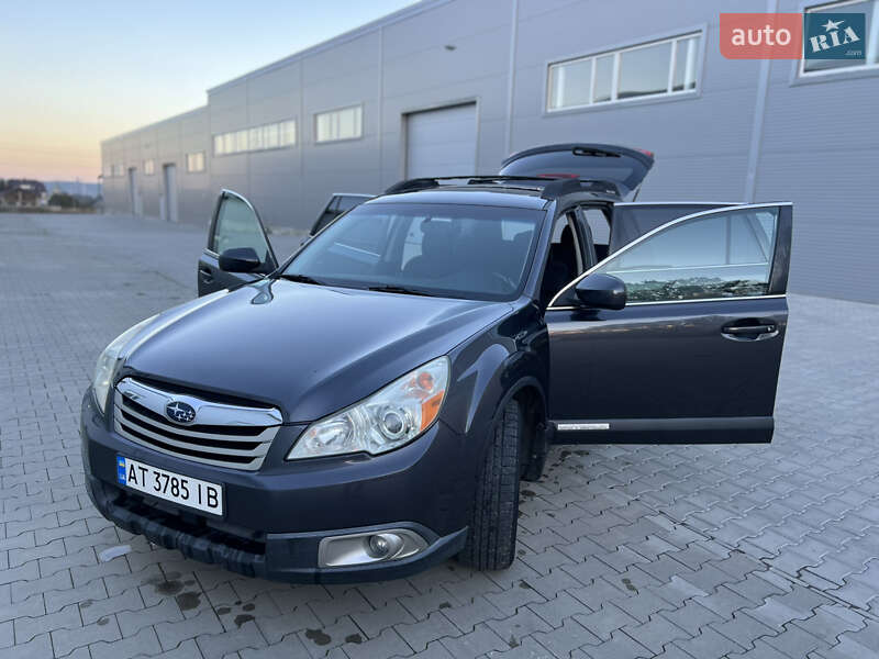 Универсал Subaru Outback 2011 в Ивано-Франковске