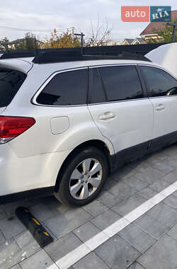 Универсал Subaru Outback 2010 в Киеве
