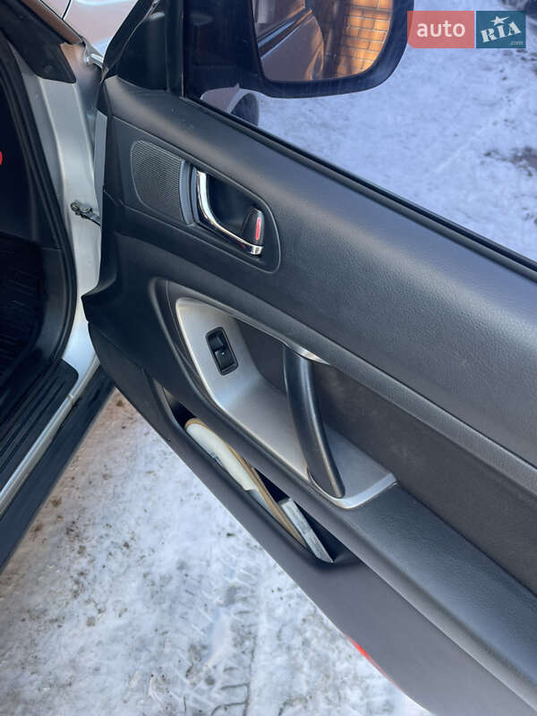 Универсал Subaru Outback 2005 в Киеве