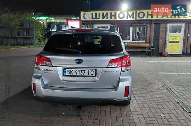 Универсал Subaru Outback 2011 в Ровно