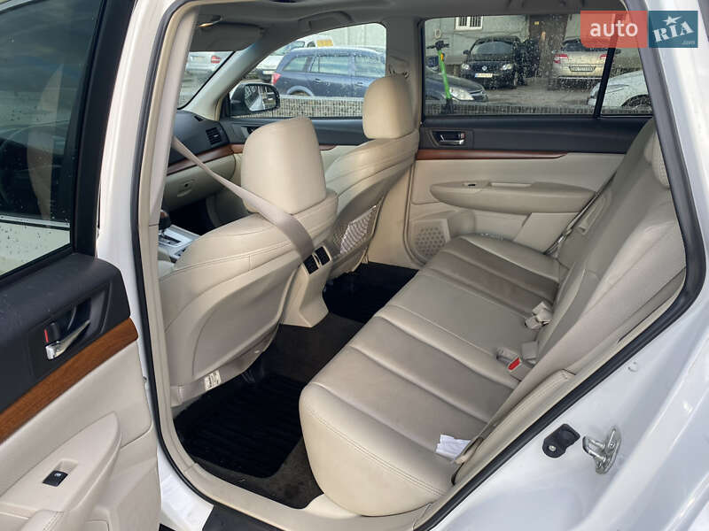 Универсал Subaru Outback 2013 в Львове