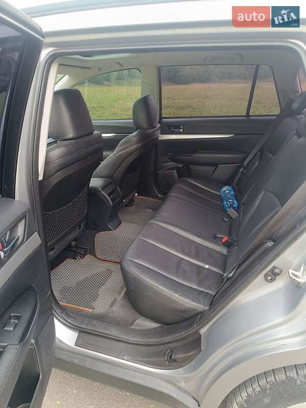 Универсал Subaru Outback 2010 в Яремче