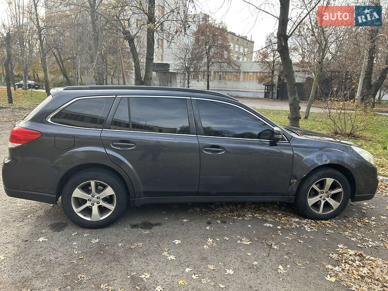 Универсал Subaru Outback 2012 в Киеве