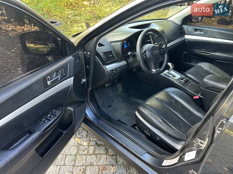 Универсал Subaru Outback 2012 в Киеве