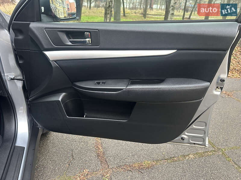 Универсал Subaru Outback 2013 в Киеве